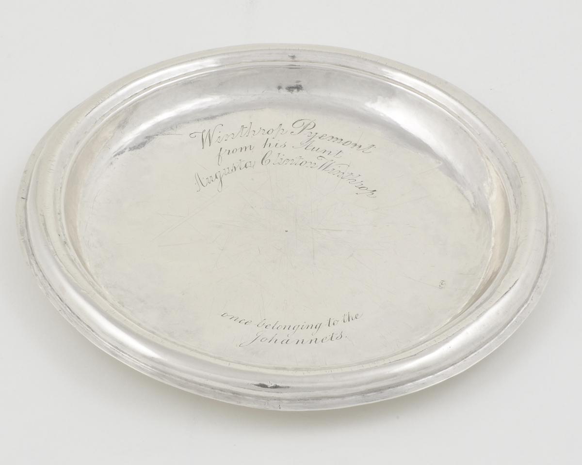 1965.1370 Cover, upper surface