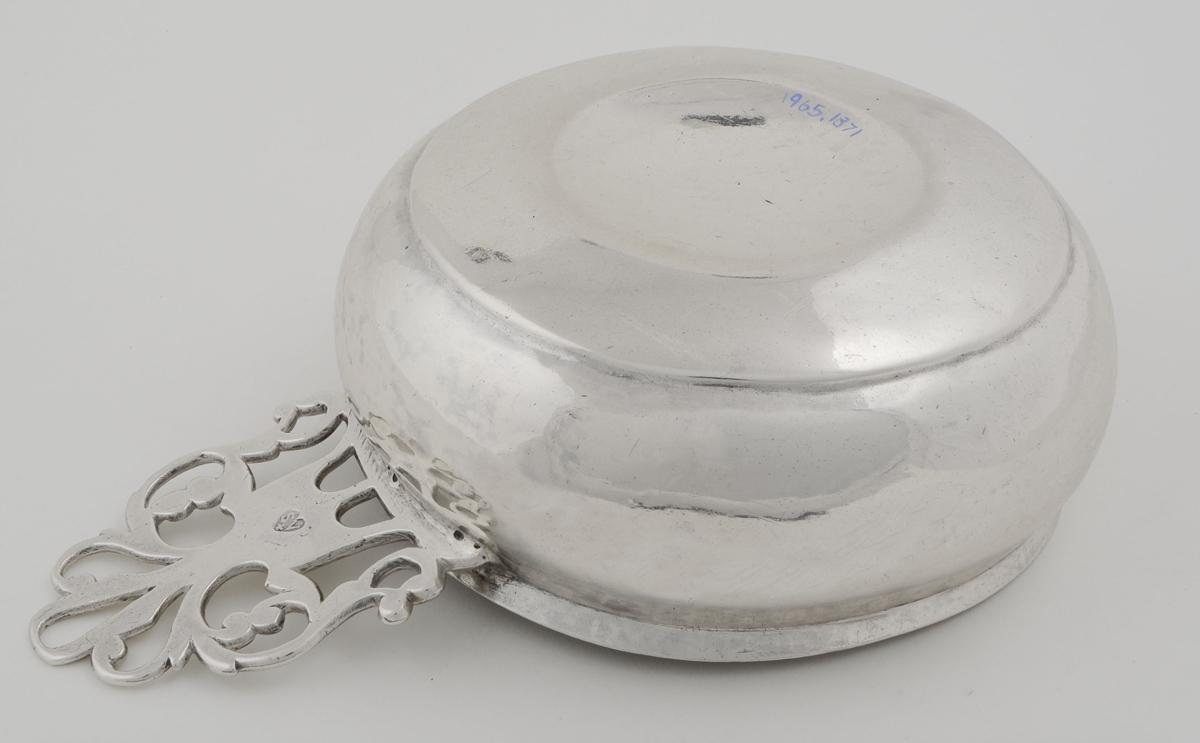 1965.1371 Silver Porringer, View 2
