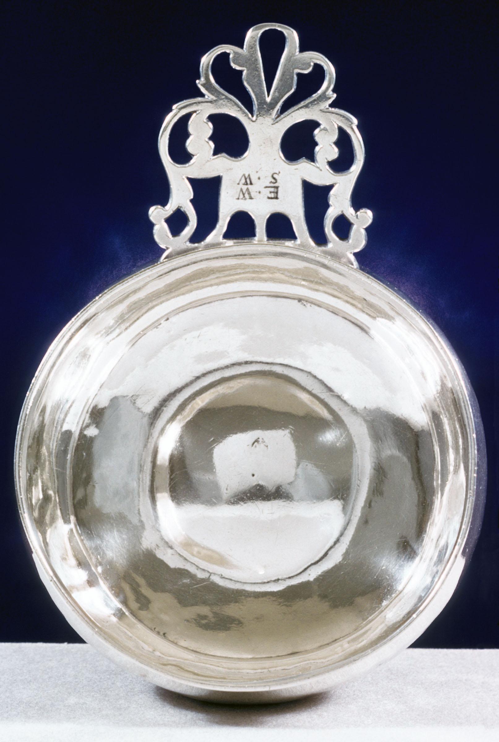 1965.1371 Porringer, view 1