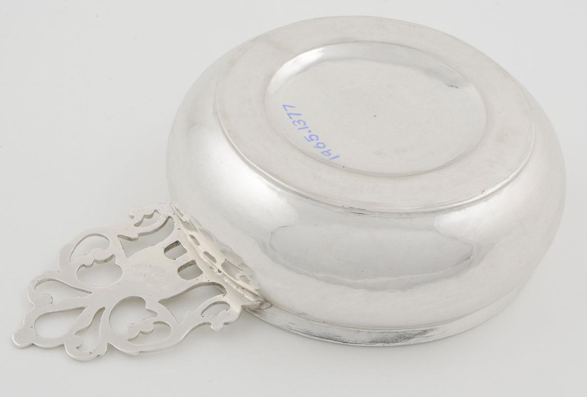 1965.1377 Silver Porringer, View 2