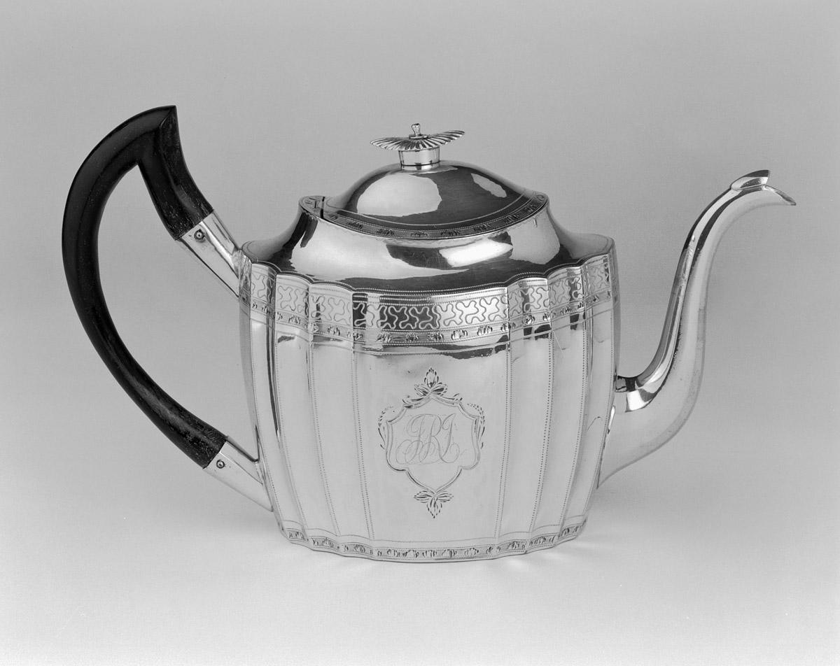 1965.1381.001 Teapot