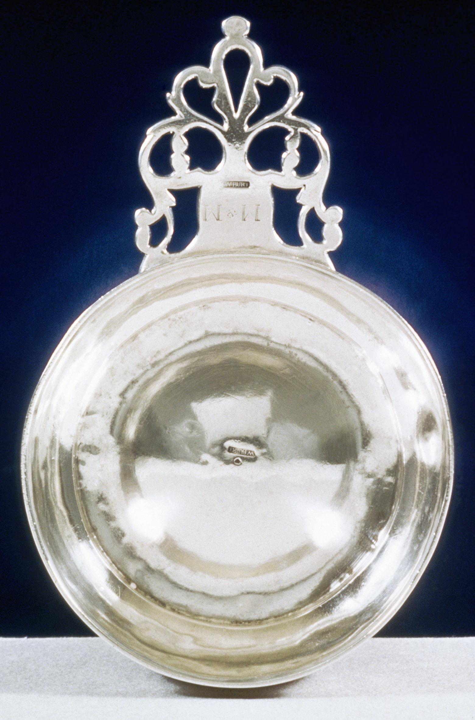 1965.1382 Porringer, view 1