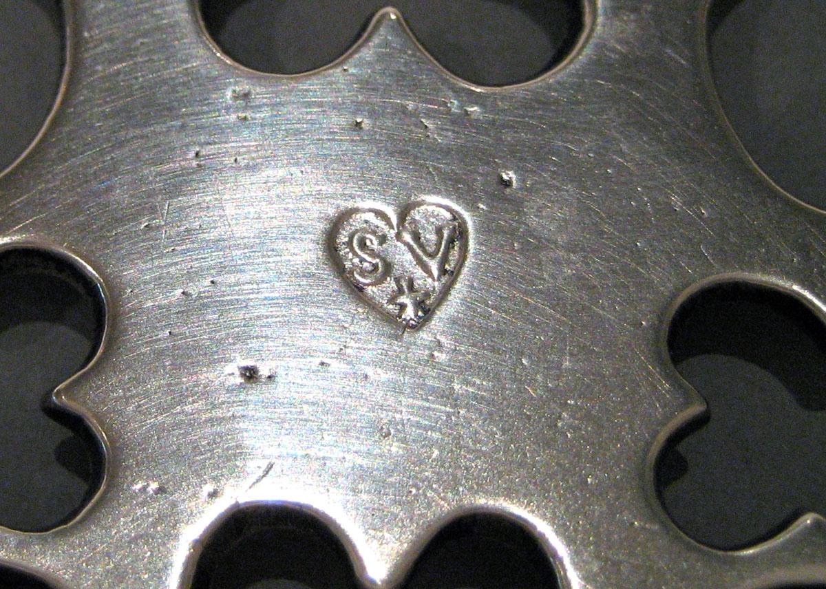 1965.1383 Silver Porringer mark handle