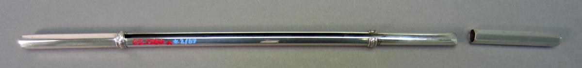 1965.1386 A-B Knitting needle case, View 2