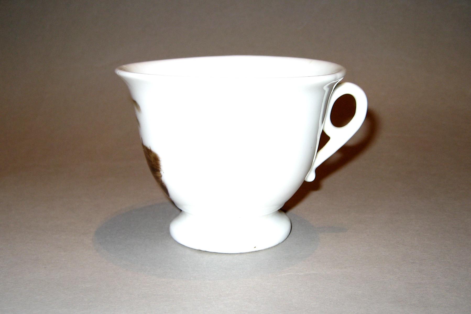 1965.1398 Cup (handle view)