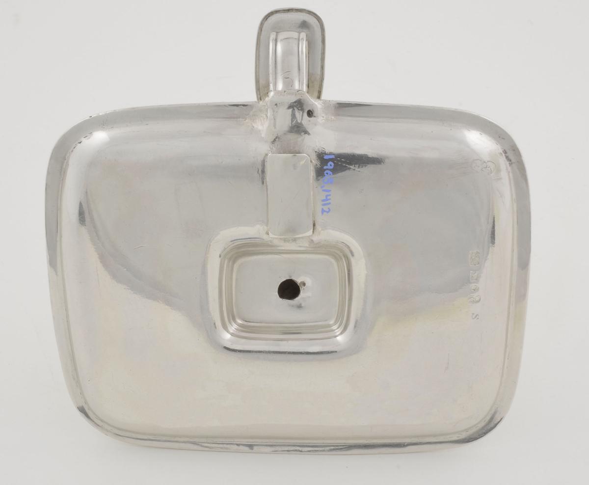 1965.1412 A, B Candlestick, View 3