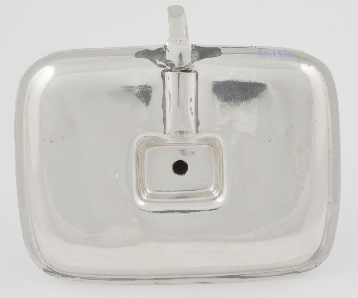 1965.1413 A, B Candlestick, View 3