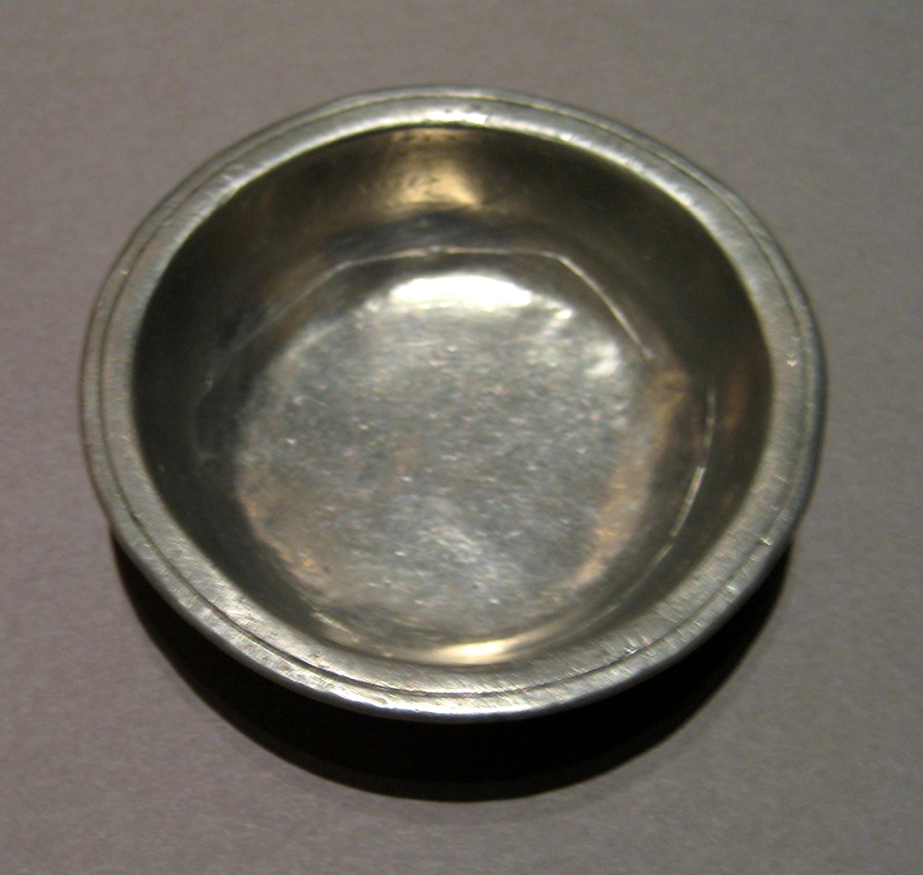 1965.1464 Pewter Basin