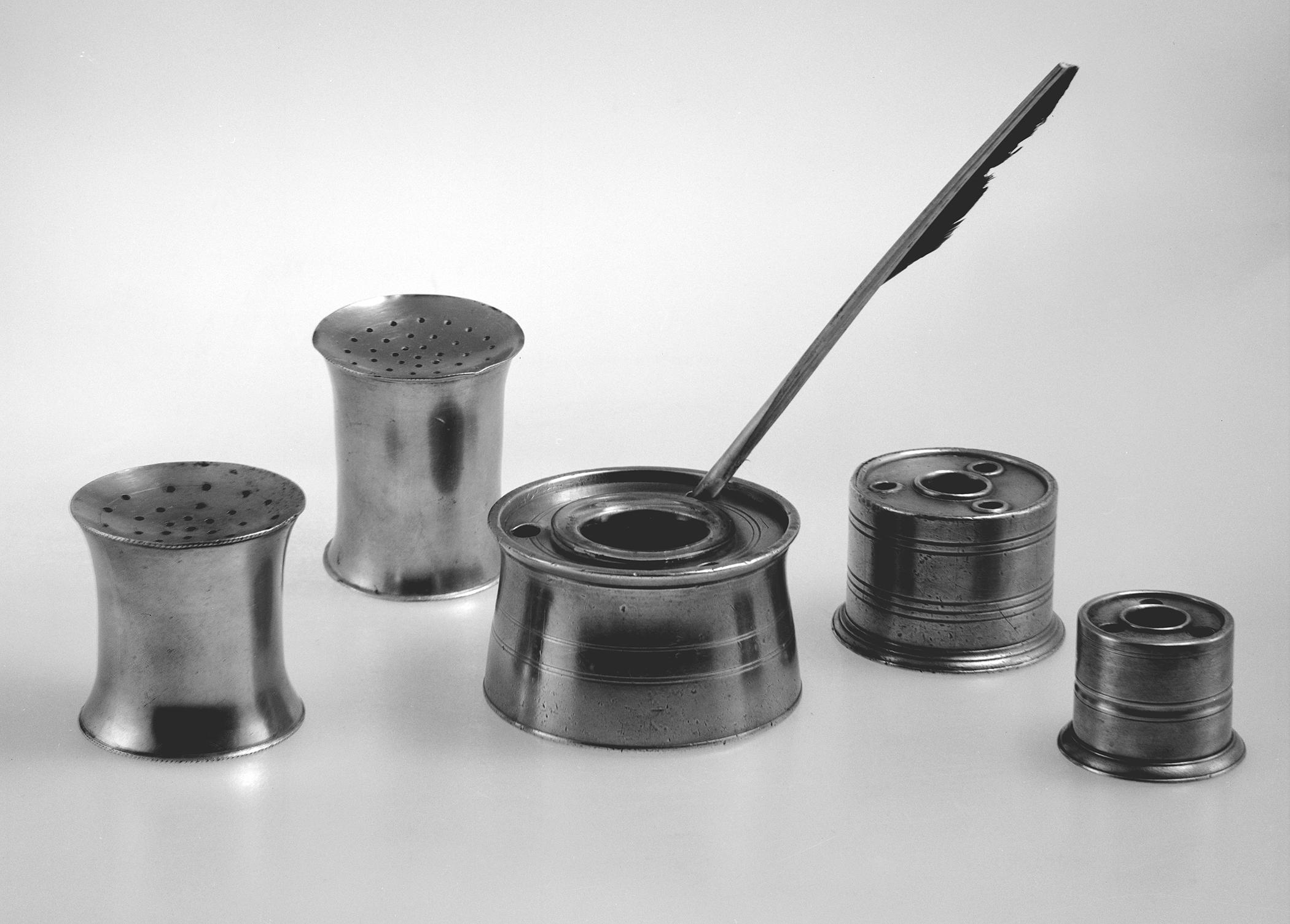1952.0116, 1952.0115, 1952.0019, 1953.0155.017, 1965.1467 Pewter group