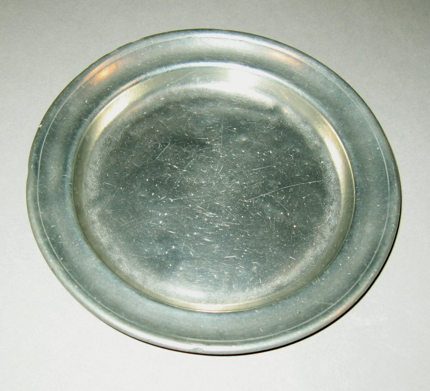 1965.1474 Pewter plate