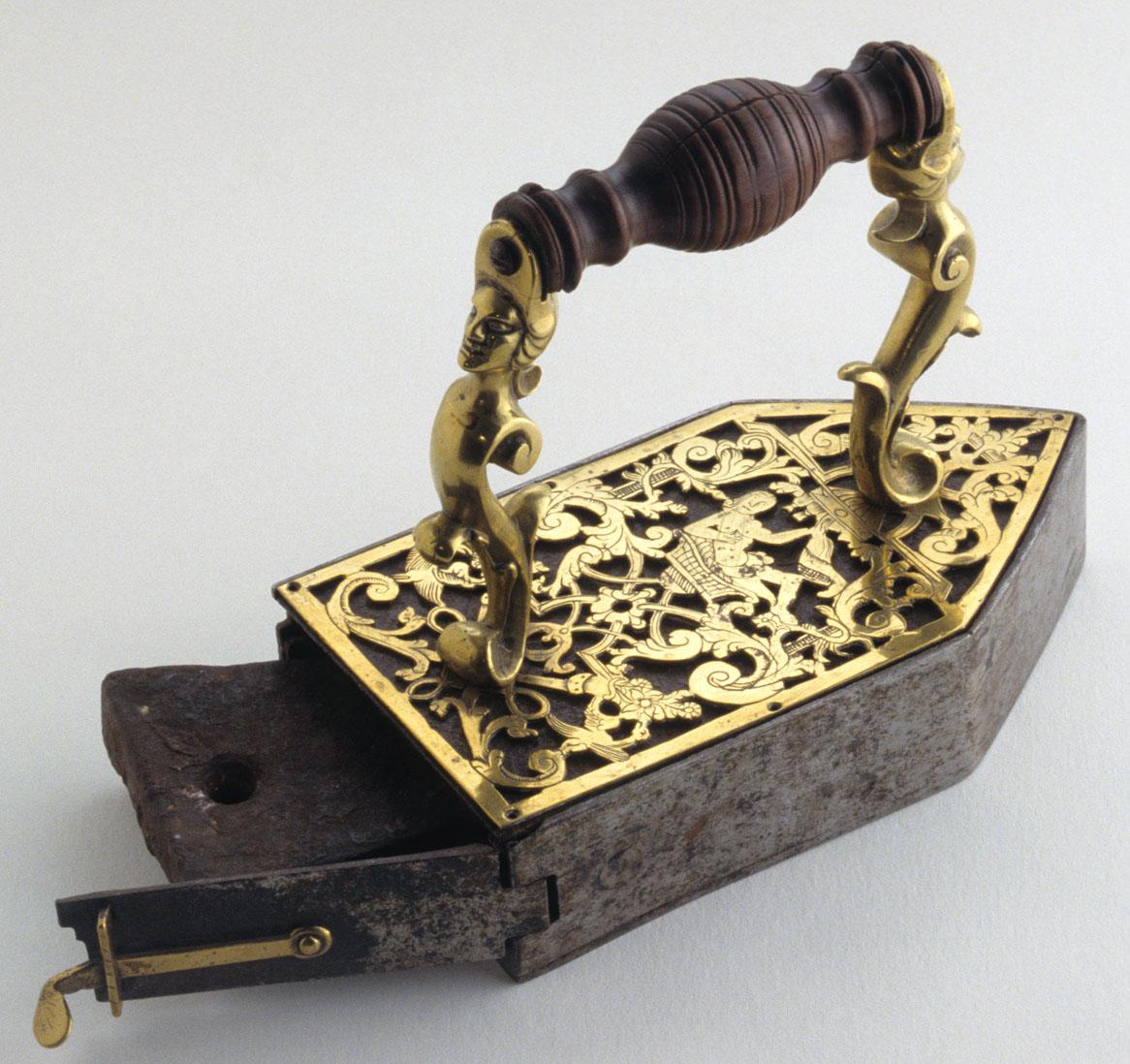 1965.1479 Iron, box iron