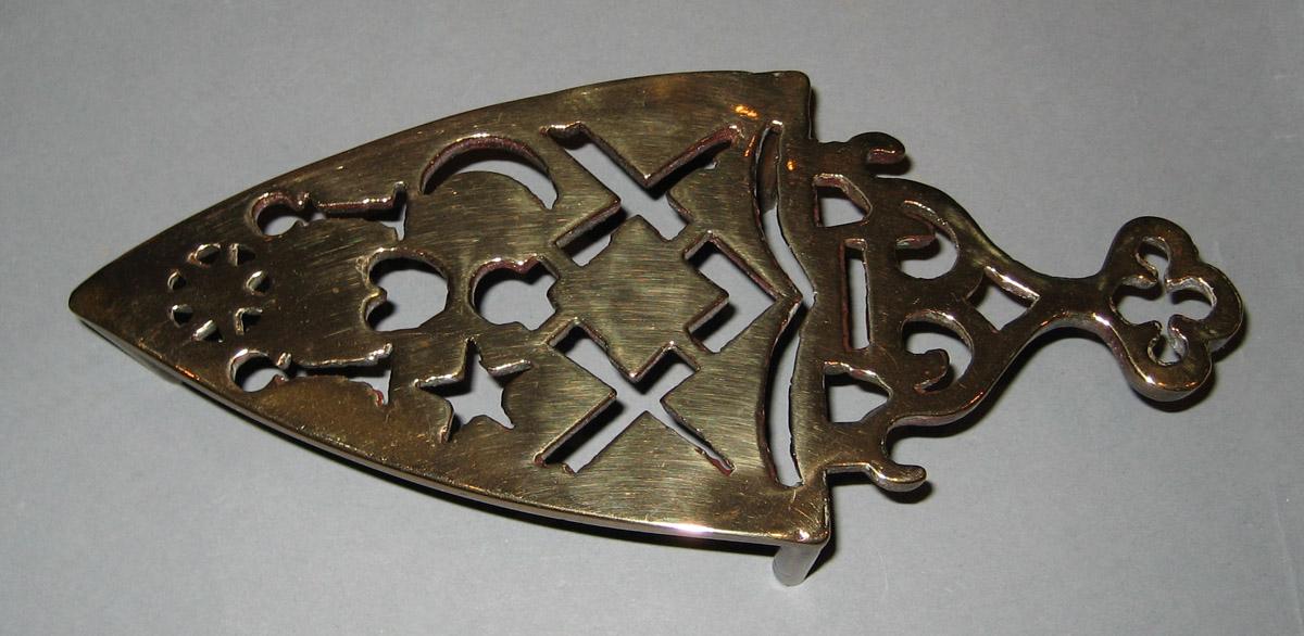 1965.1484 Trivet