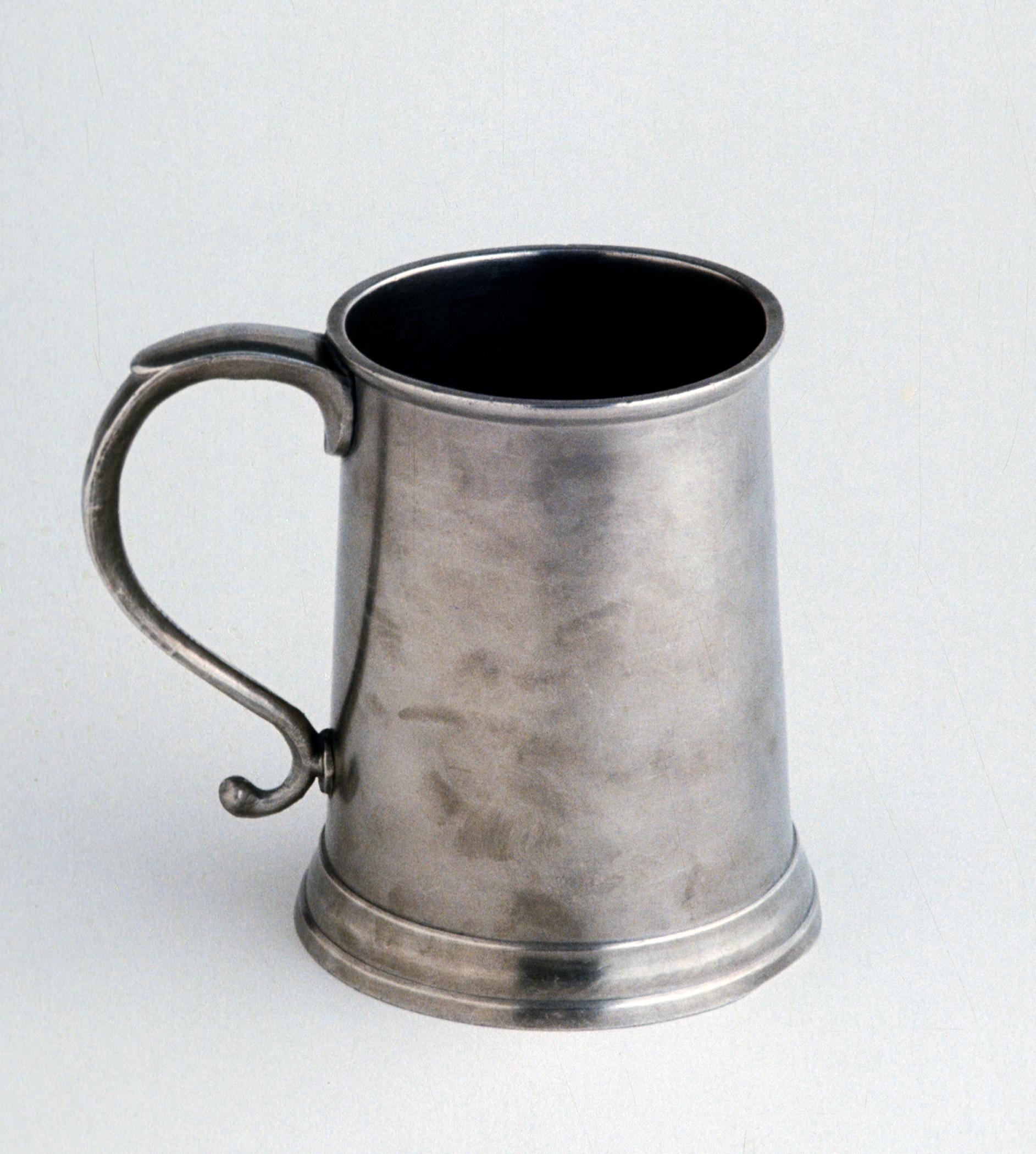 1956.0009.002 Pewter mug (side 2)