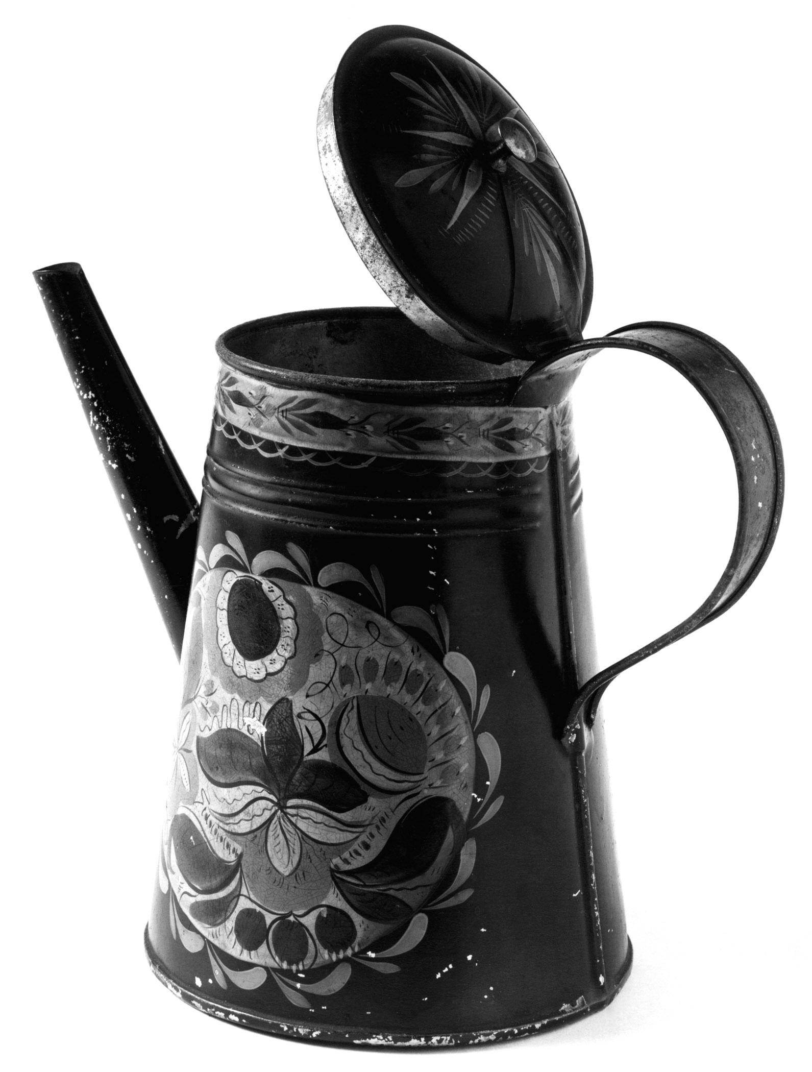 1965.1514 Teapot (view 2)