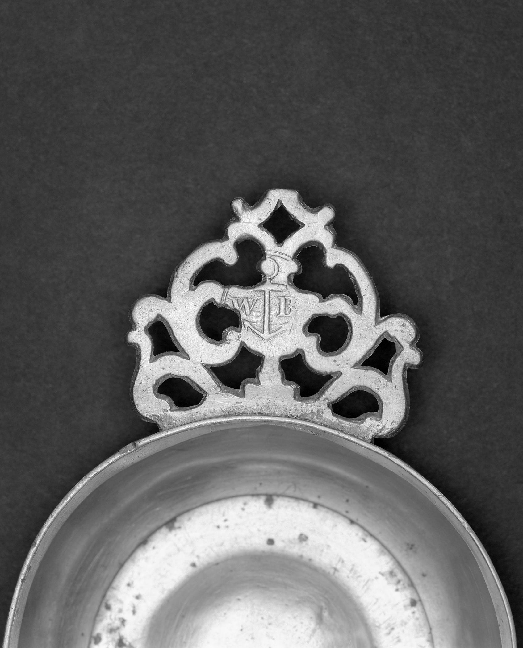 1965.1529 Pewter Porringer (mark)