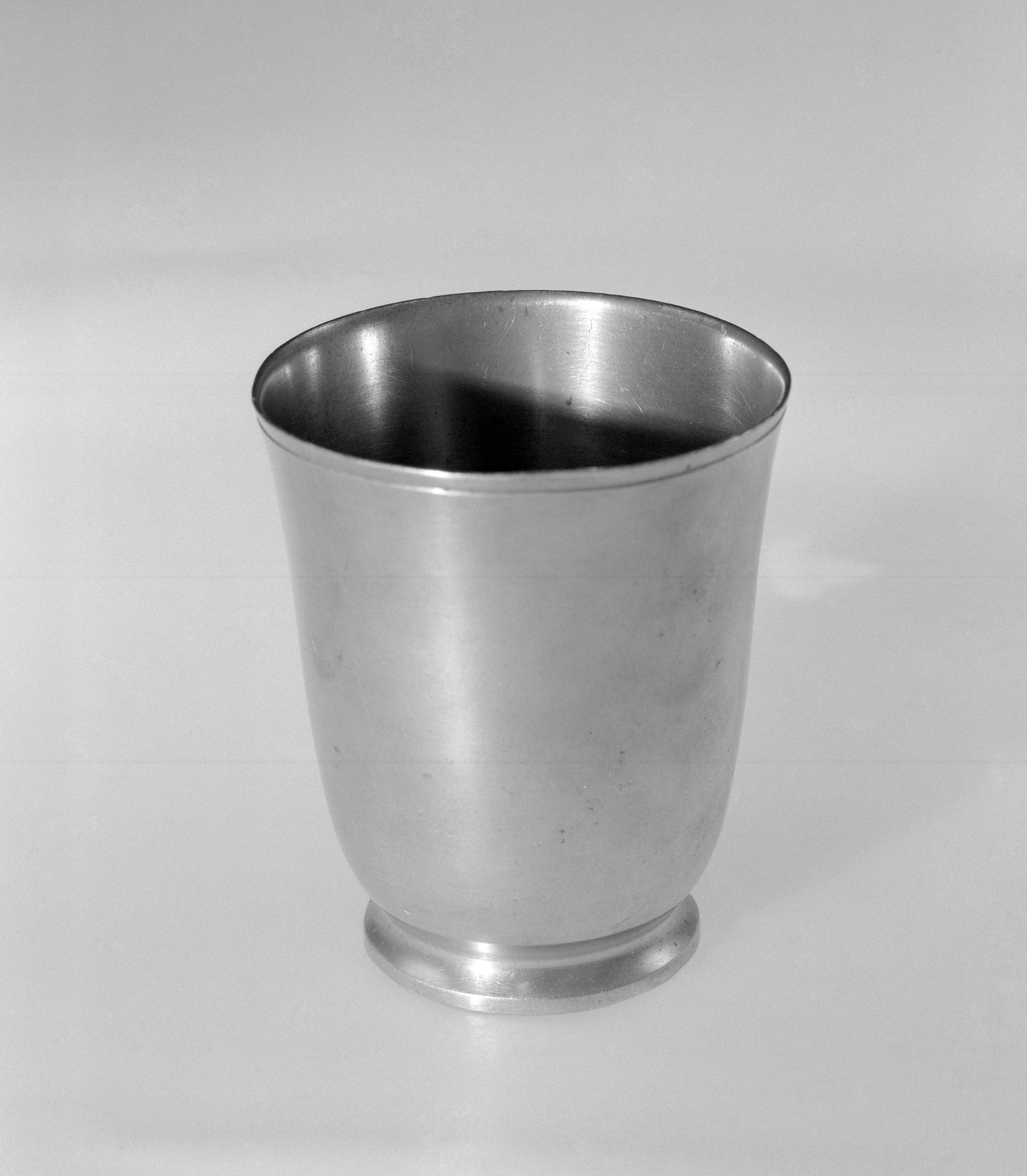 1965.1536 Pewter beaker