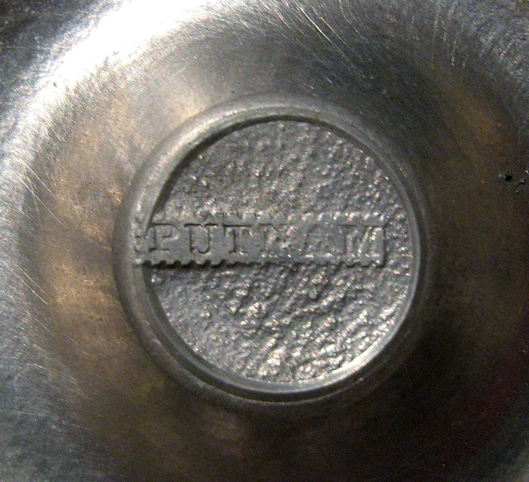 1965.1539 Britannia lamp (mark)