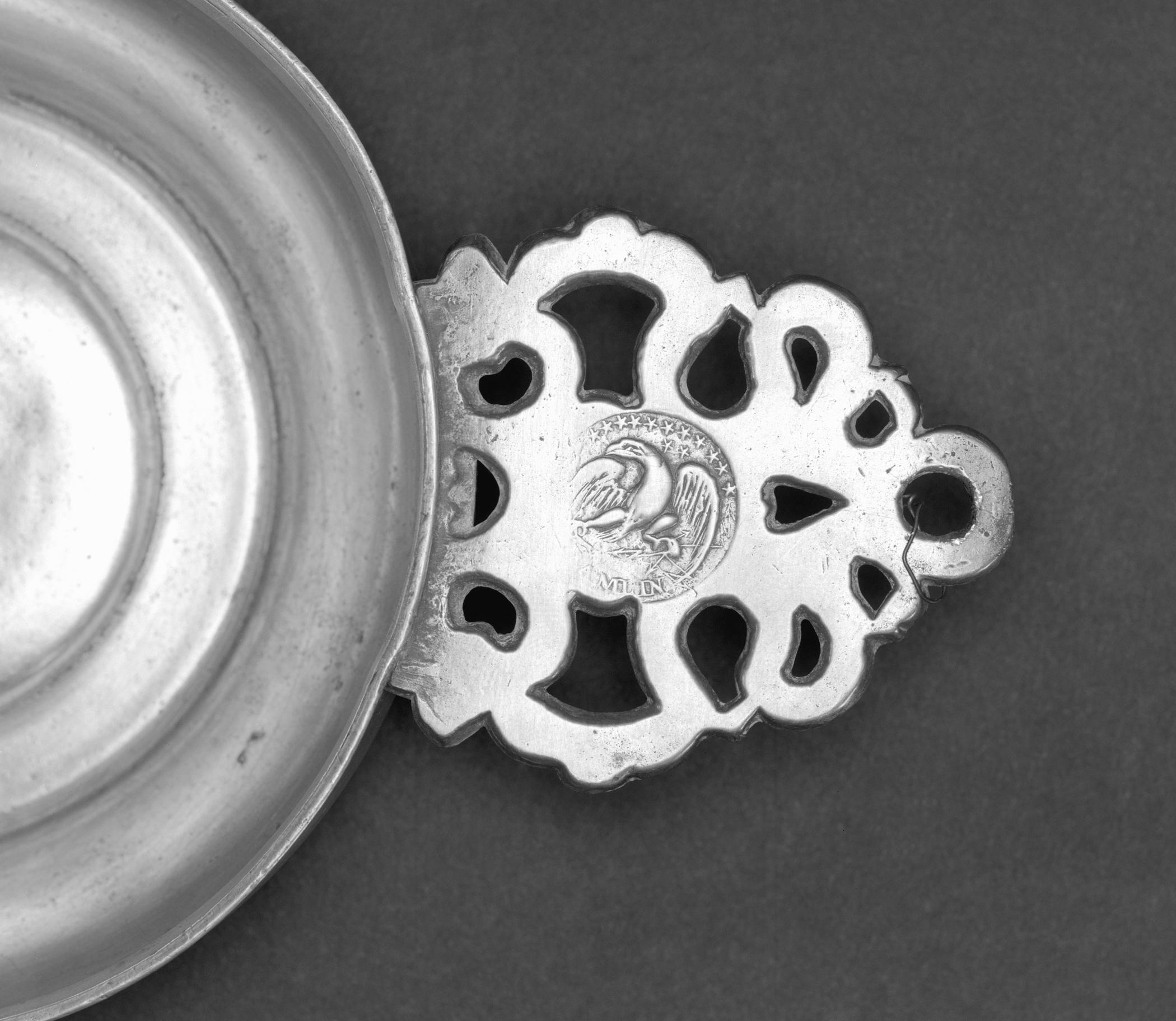 1965.1540 Pewter porringer (mark)