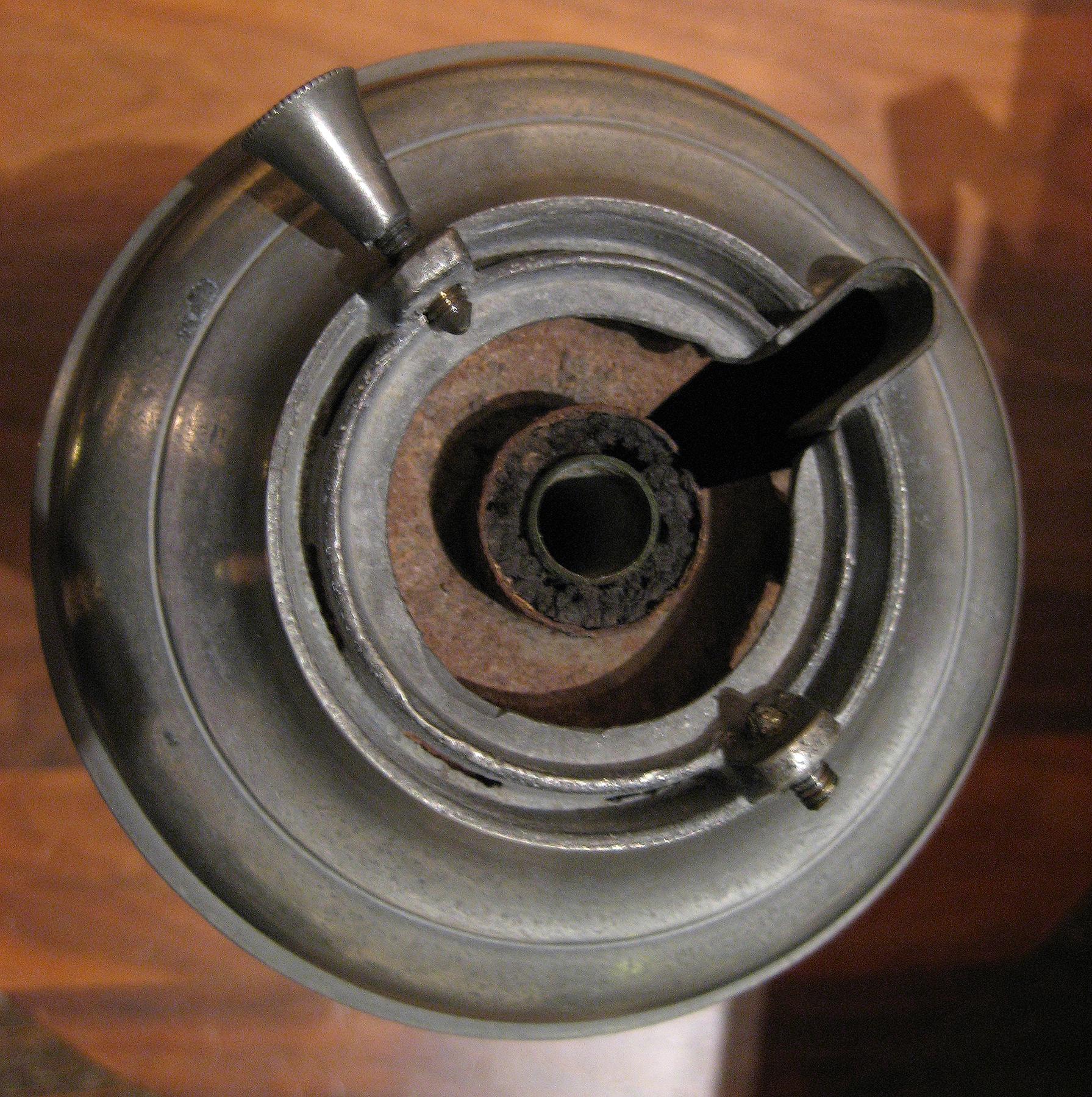 1965.1548 Britannia lamp (view of burner)