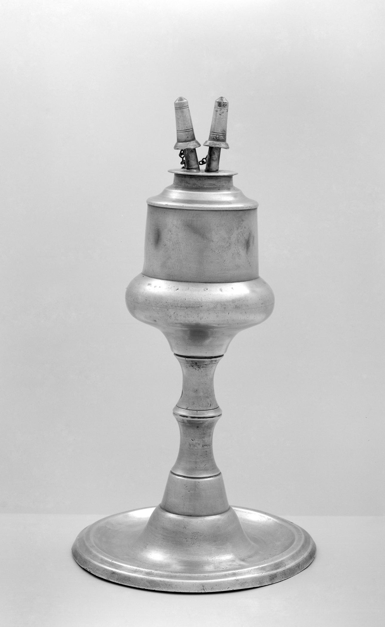 1965.1552.002 Britannia lamp