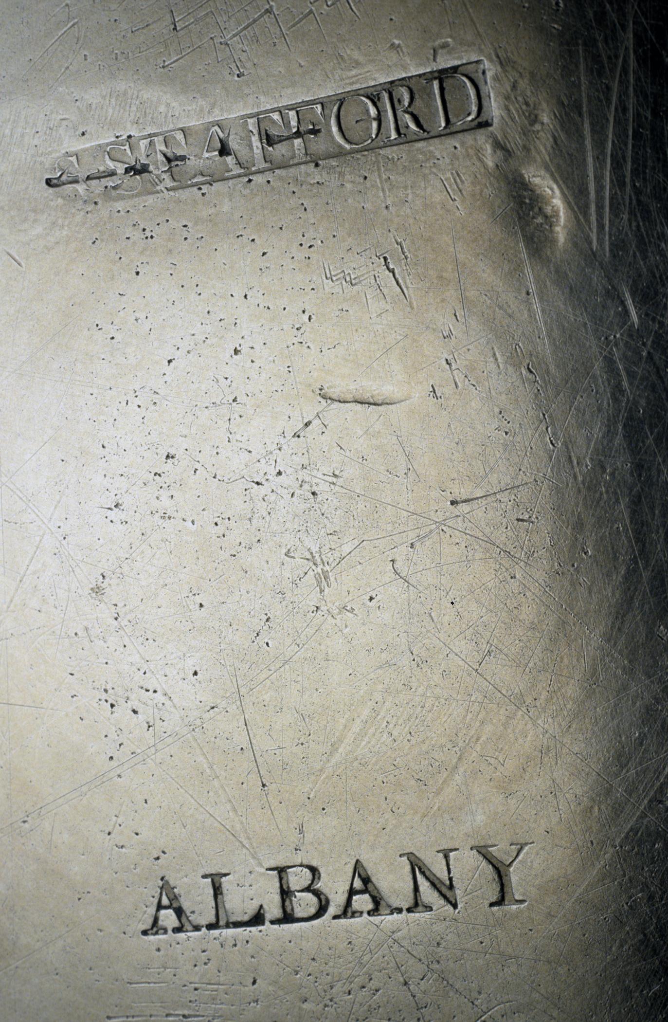 1965.1554 Pewter dish (marks)