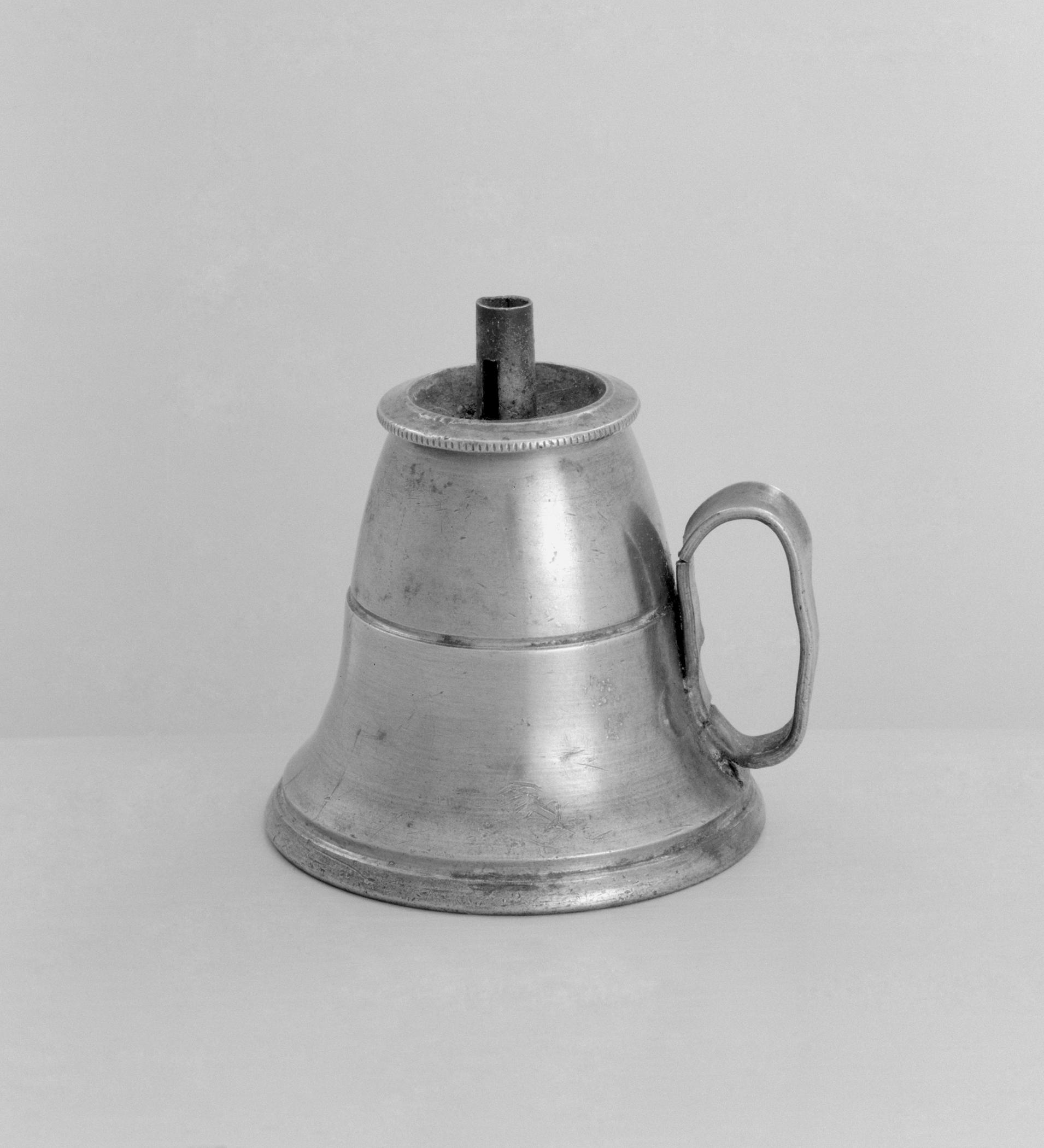 1965.1559  Britannia lamp