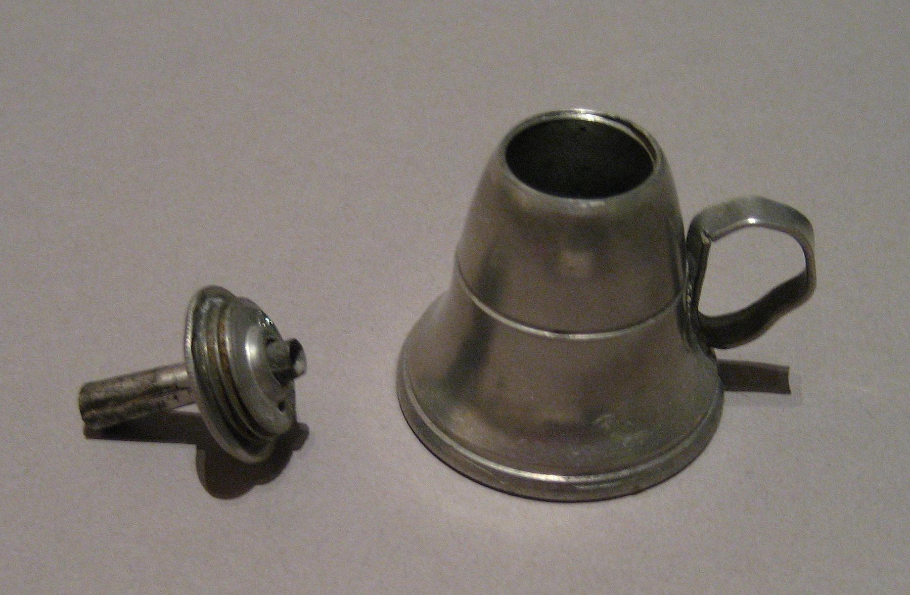 1965.1559  Britannia lamp (burner off)