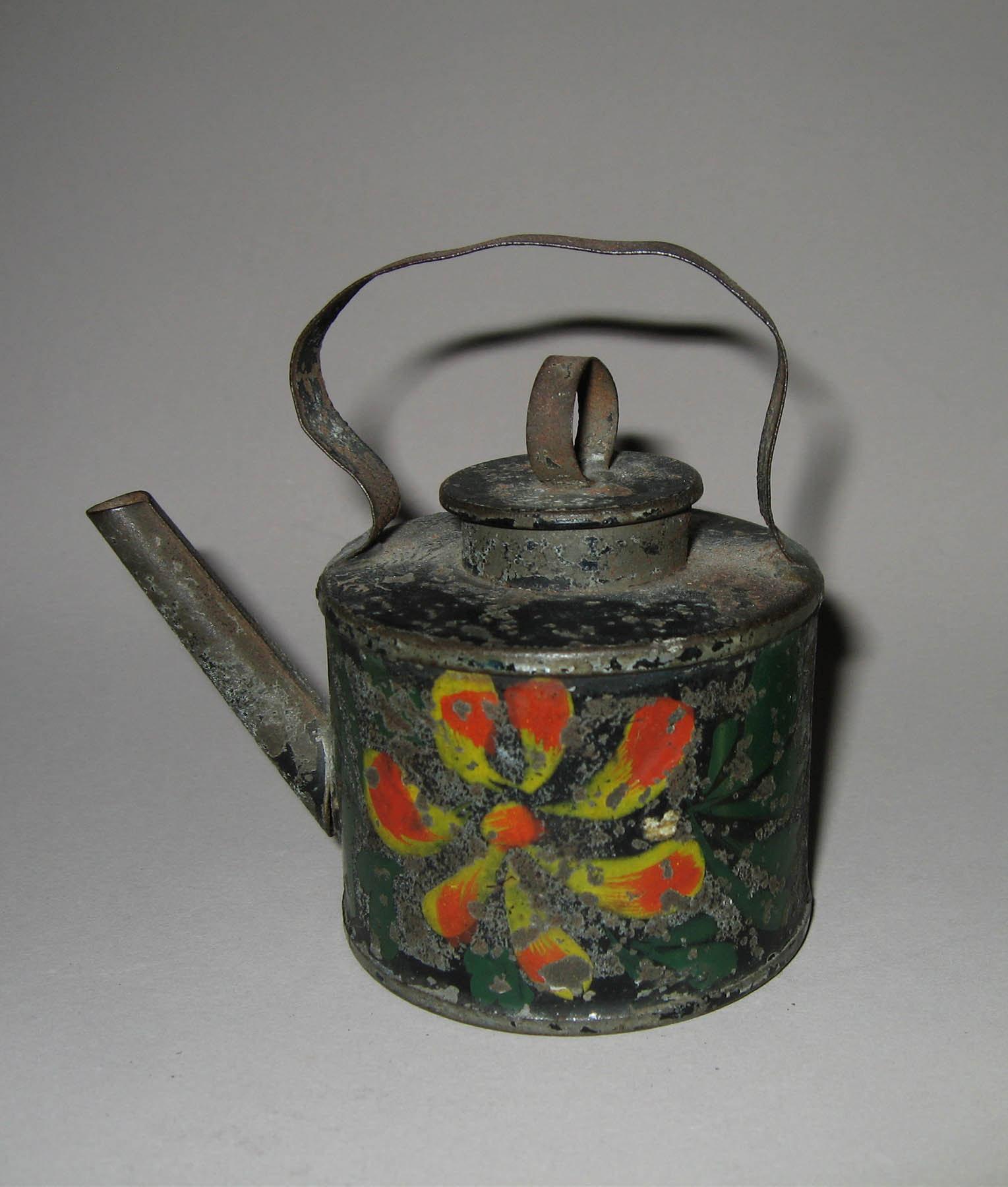 1965.1564 Tea pot