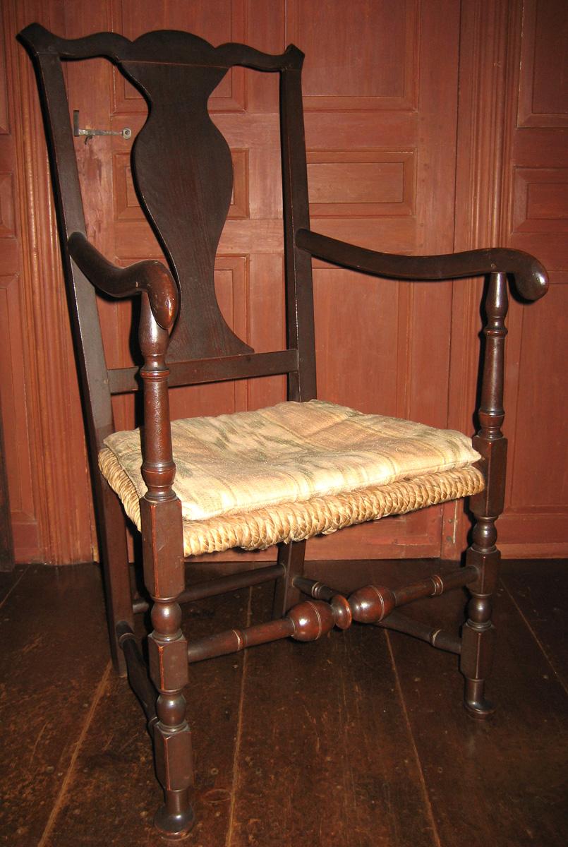 1952.0153 chiar with cushion 1984.0620 view 1