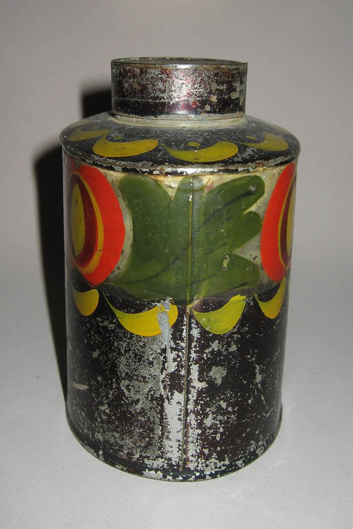 1965.1582 Canister detail