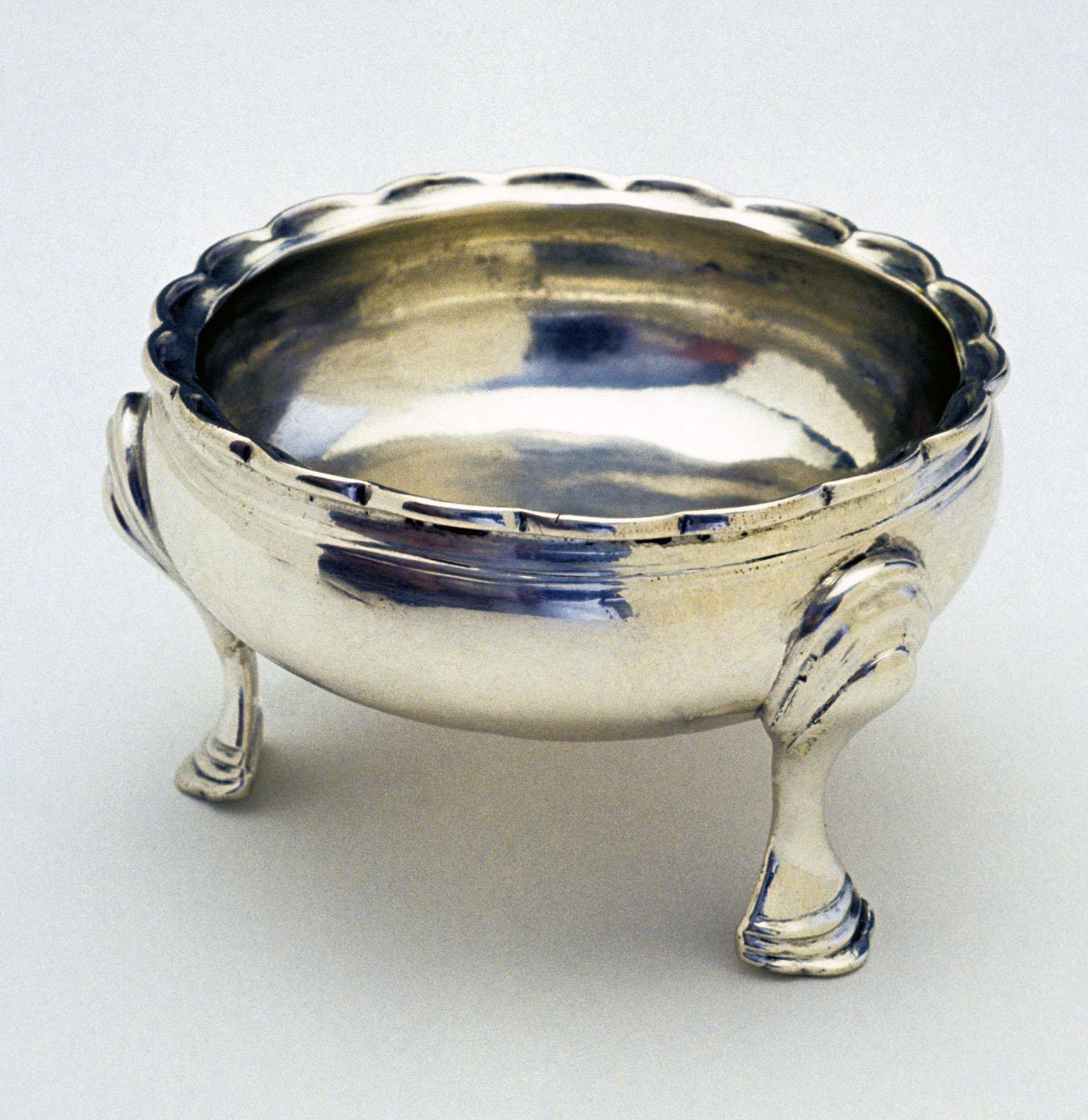 1956.0010.010 Salt dish