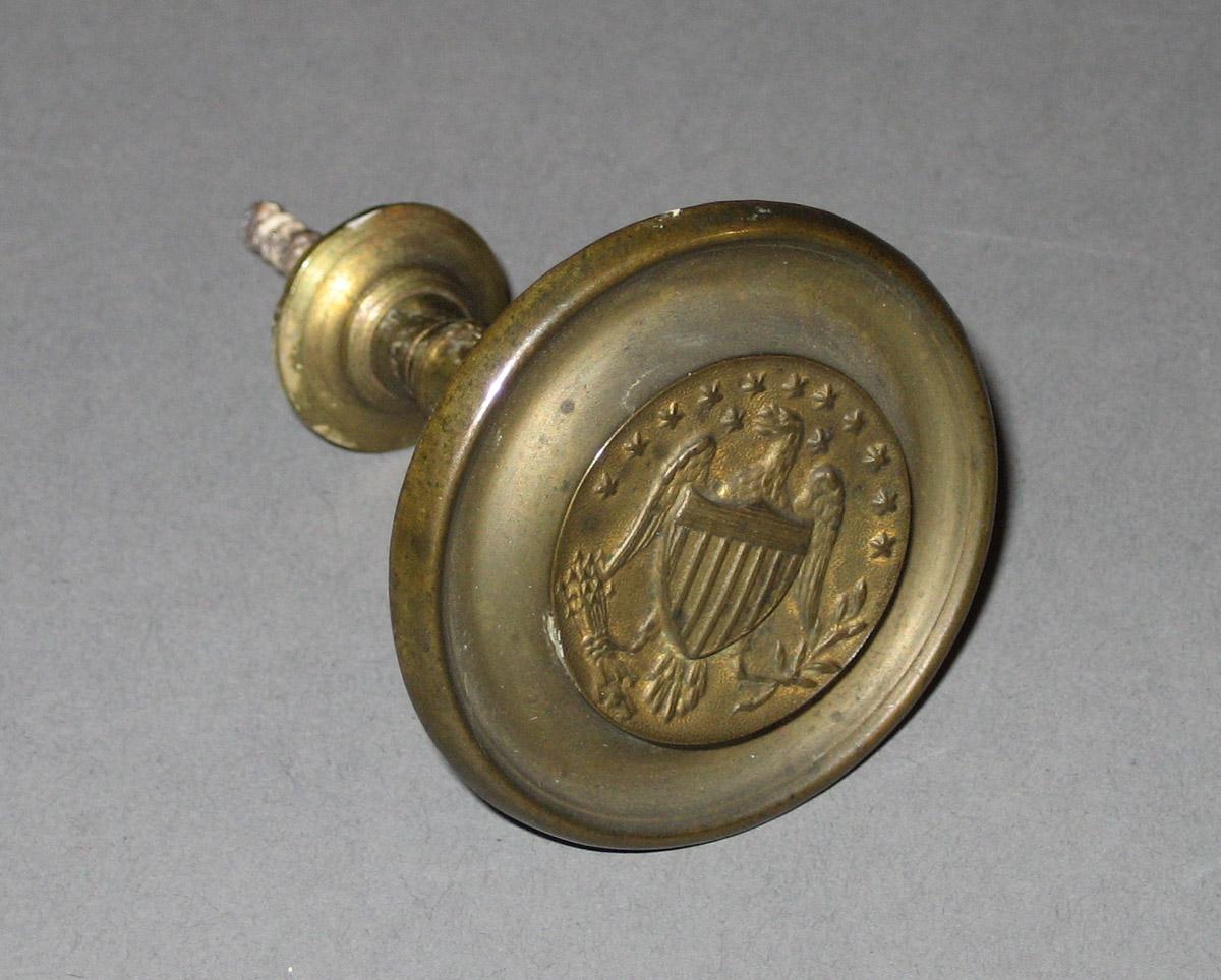 1965.1620.002 Cloak pin