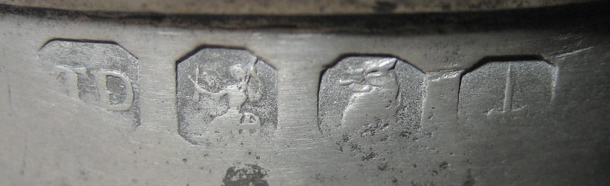 1965.1622 A, B Sugar bowl (mark)