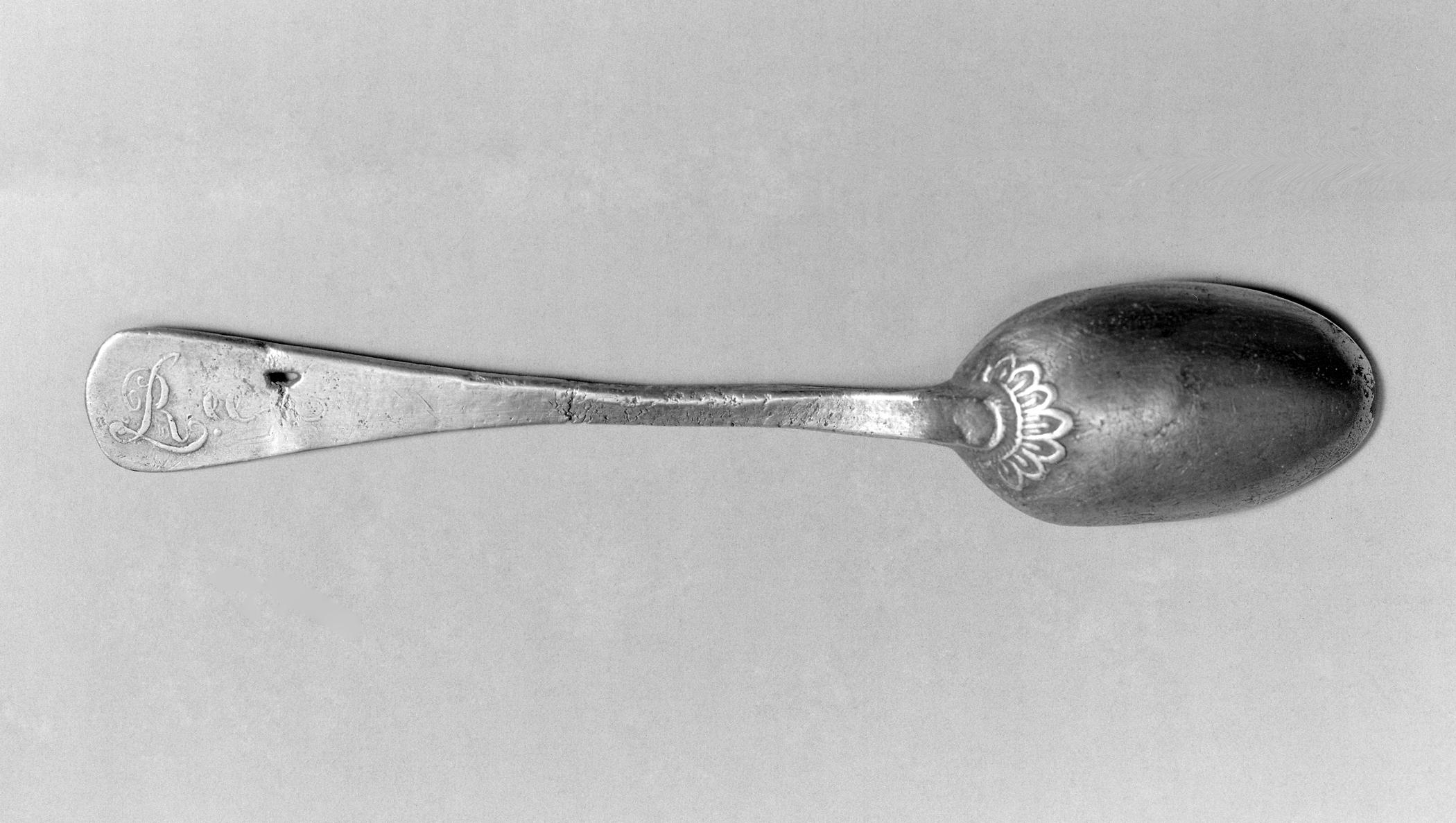 1956.0011.003 Pewter spoon, reverse