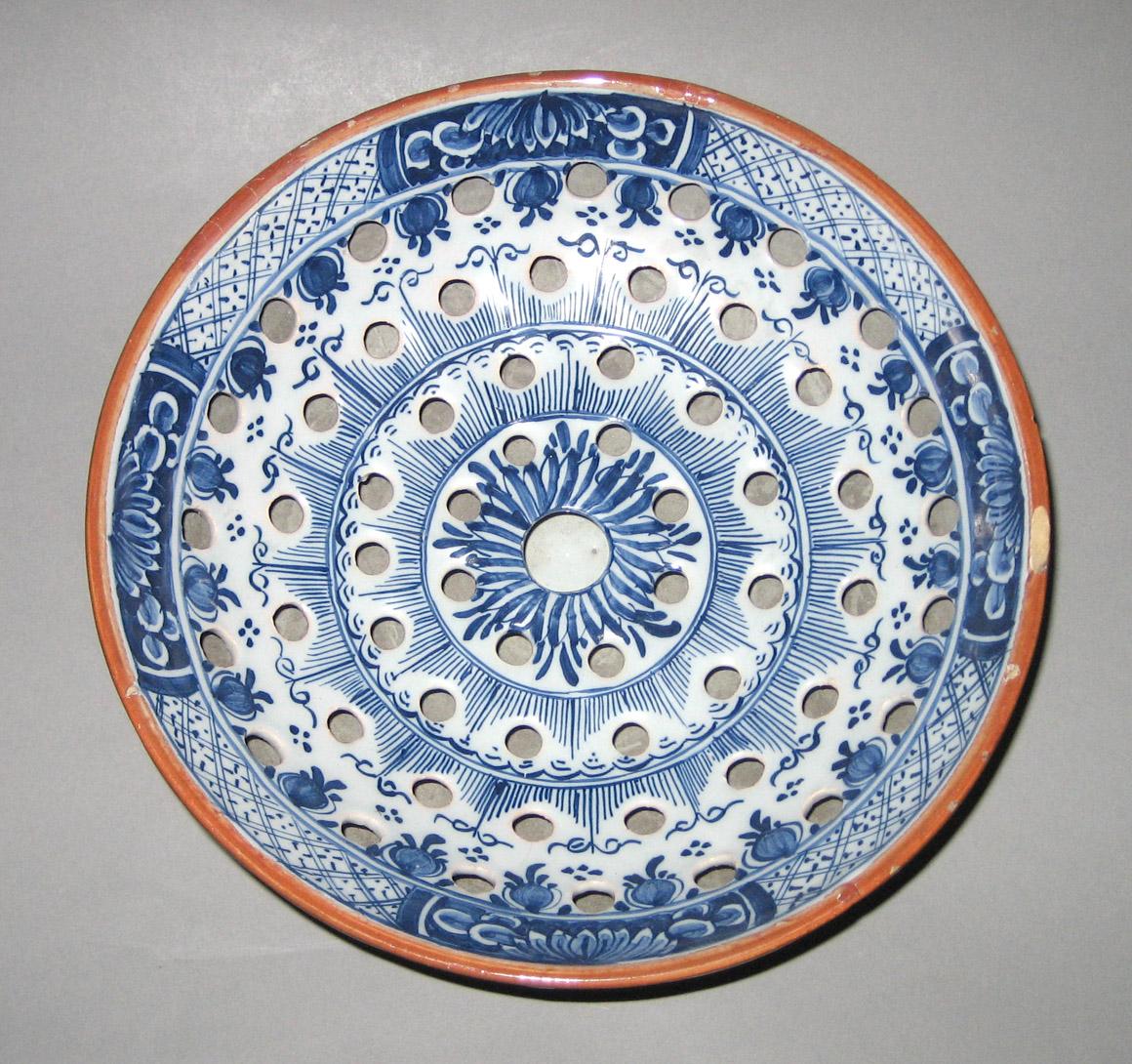 1965.1627 Delft strainer or cress bowl top