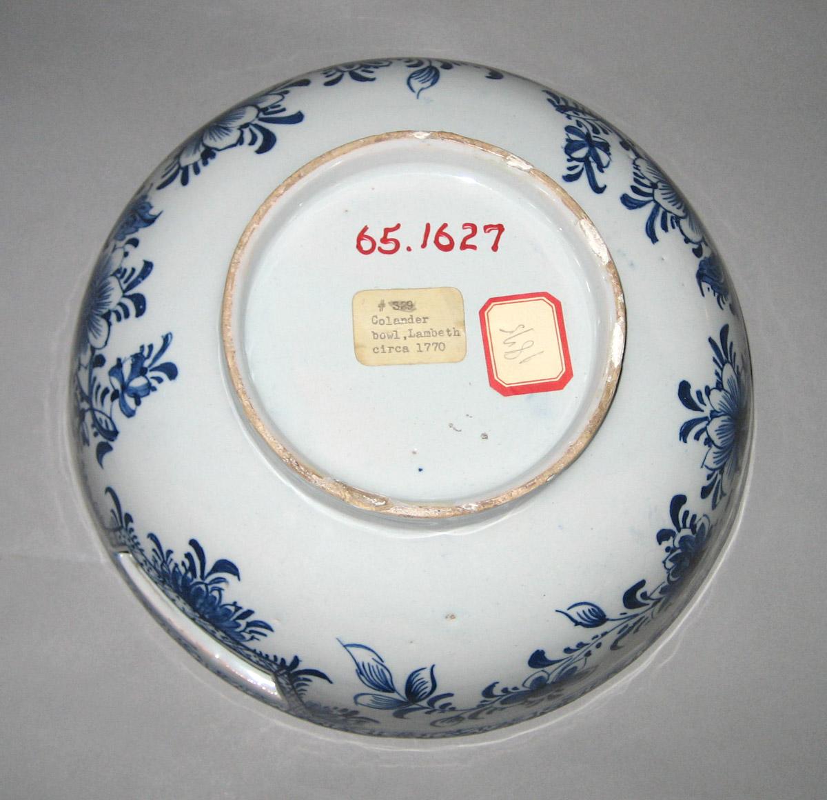1965.1627 Delft strainer or cress bowl (bottom)