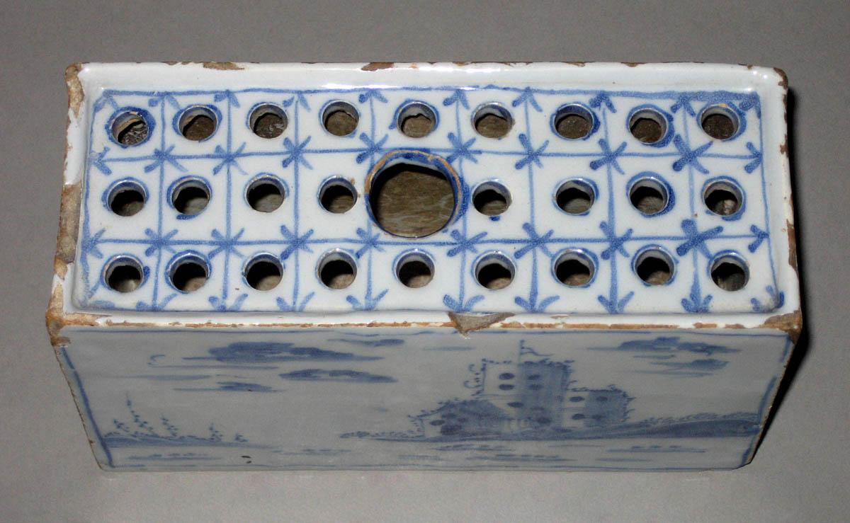 1965.1628 Delft flower brick top