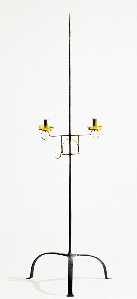 1965.1631 Candlestand