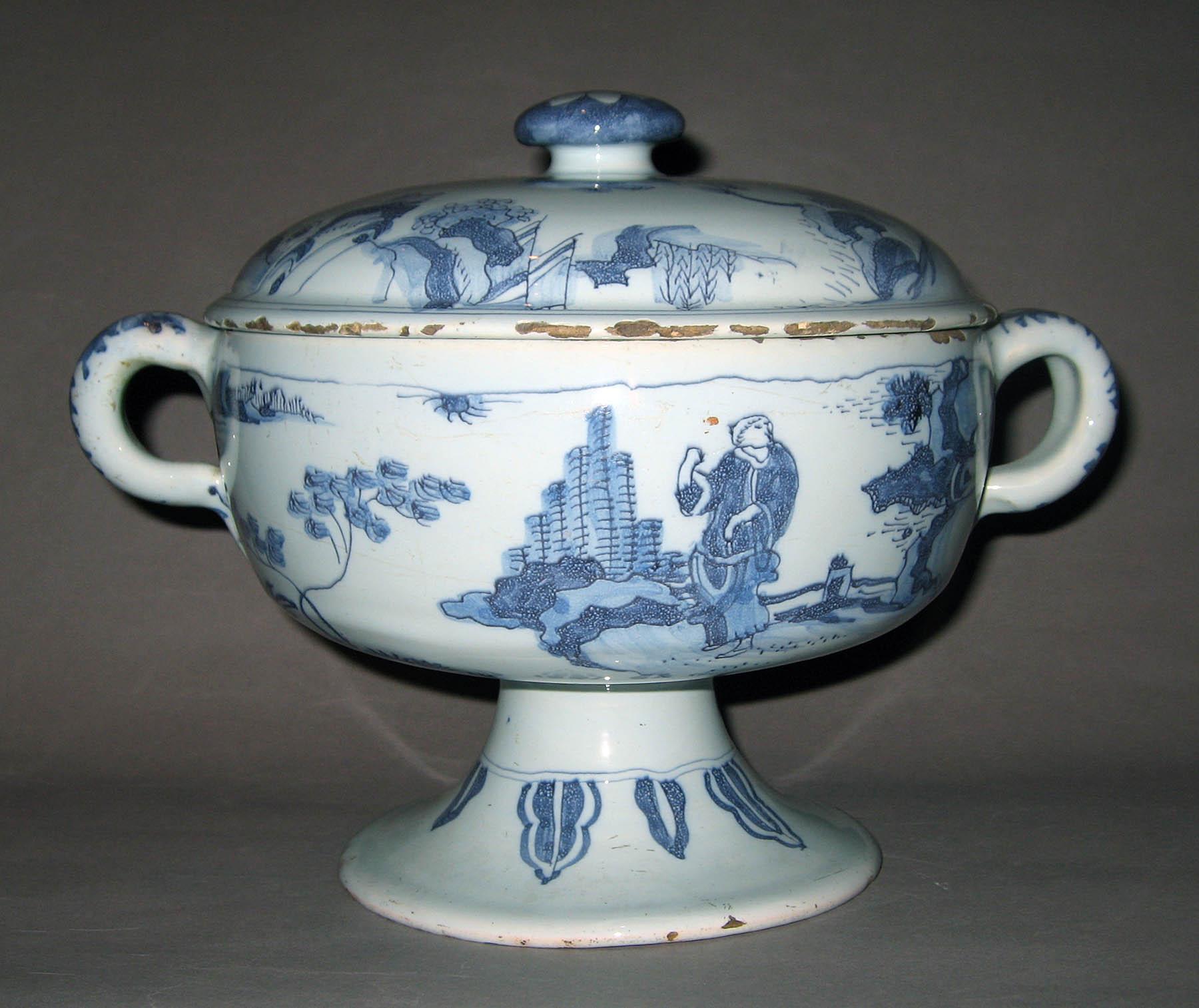 1965.1639 A, B Earthenware footed bowl with cover (view 2)