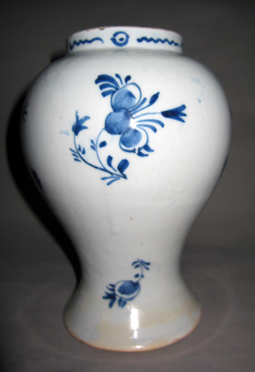 1965.1641 Delft flower container or vase face two