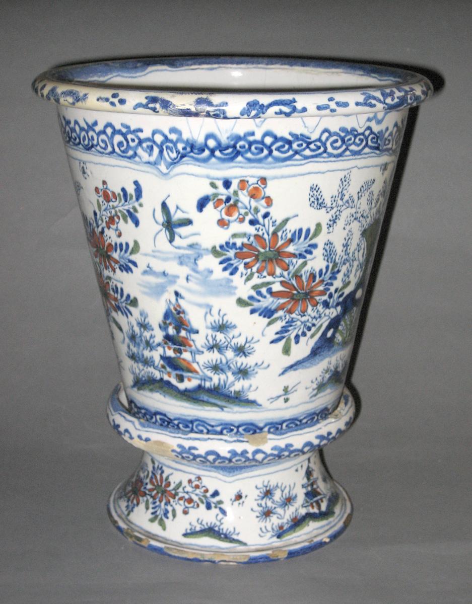 1965.1643.001 A, B Delft flowerpot and stand side 2