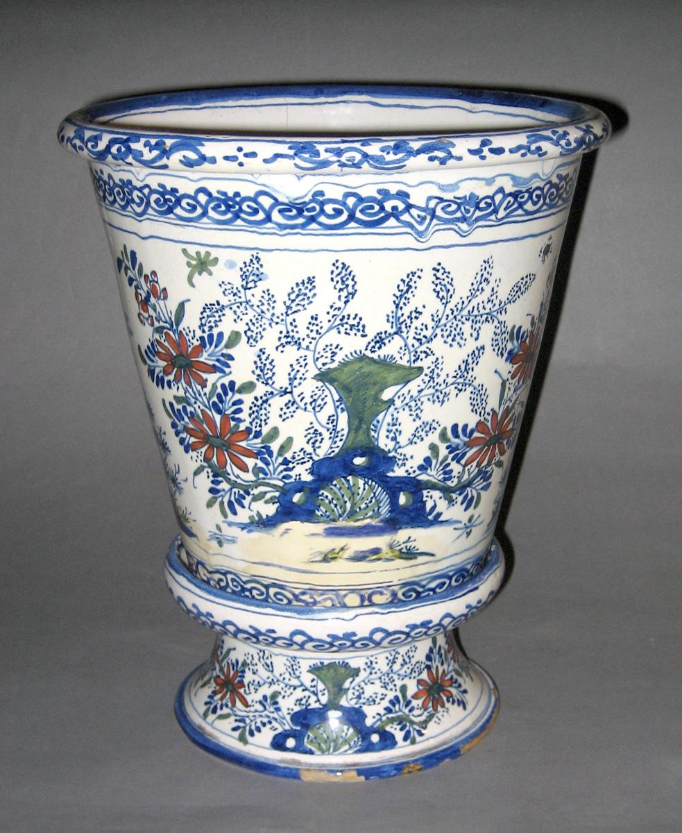 1965.1643.002 A, B Delft flowerpot and stand