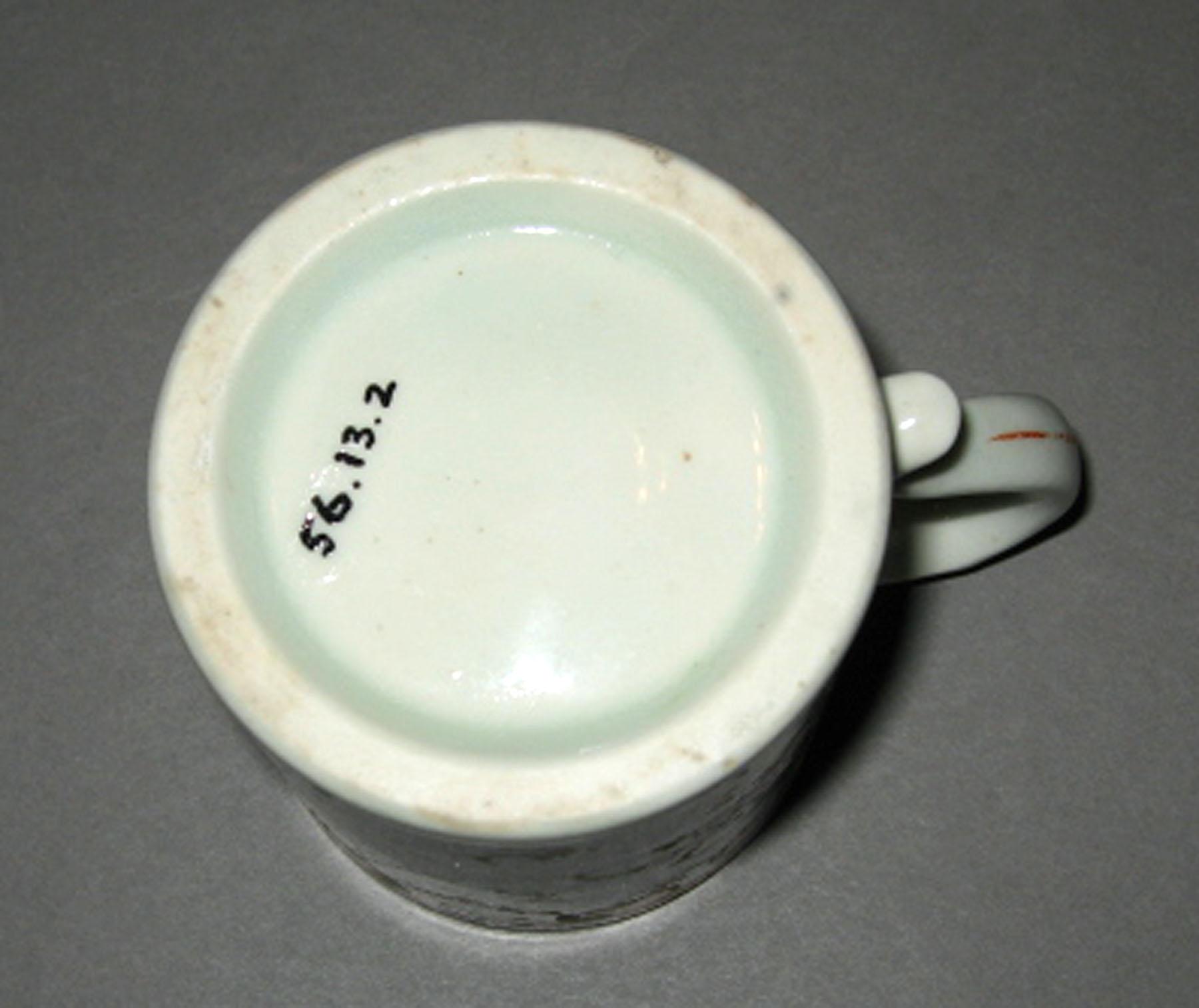 1956.0013.002 Soft-paste porcelain mug (underside)