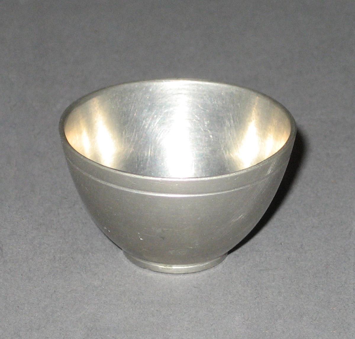 1965.1679.003 Teabowl
