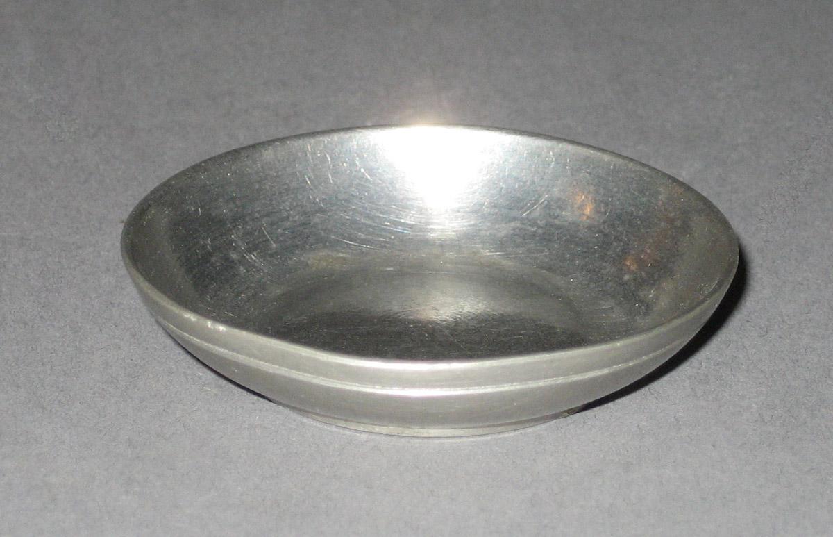 1965.1679.011 Saucer
