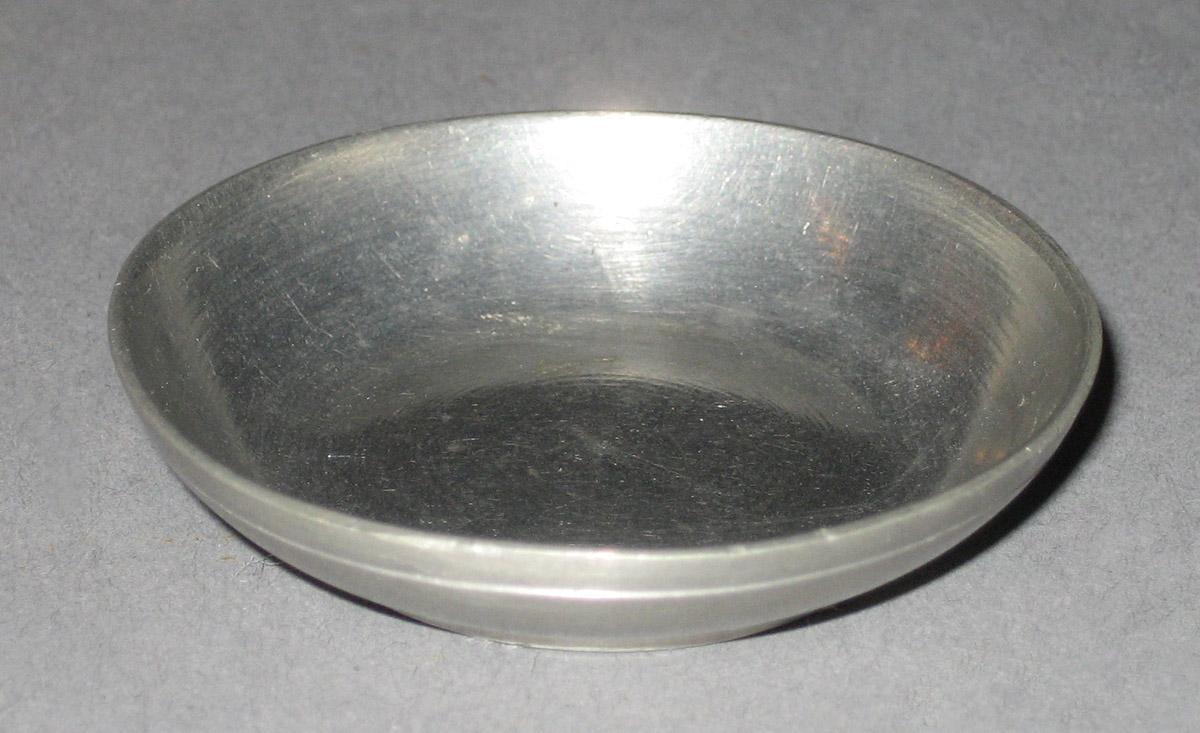 1965.1679.012 Saucer