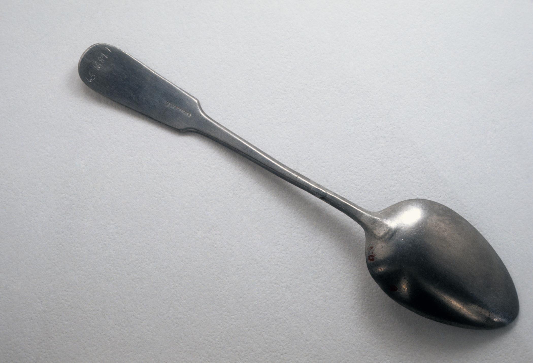 1965.1689.001 Pewter spoon (view 2)