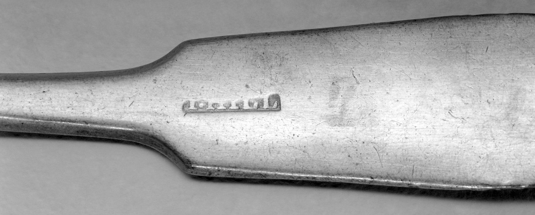 1965.1689.001 Pewter spoon (mark)