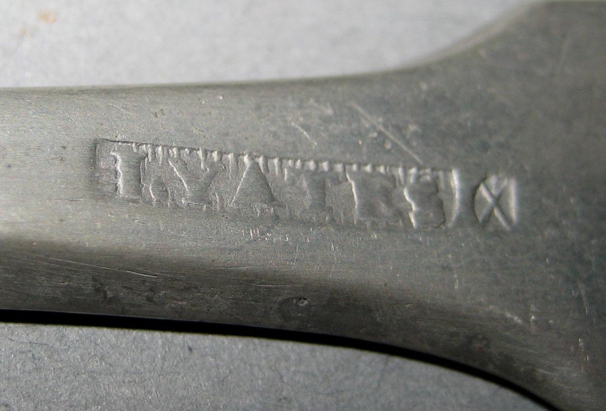 1965.1690.003 Spoon (mark)