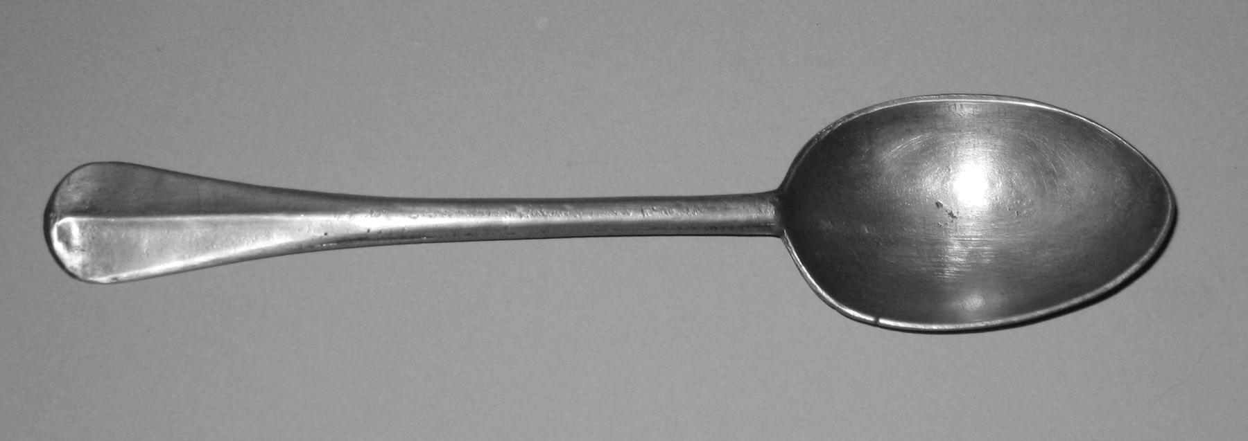 1965.1692 Pewter spoon